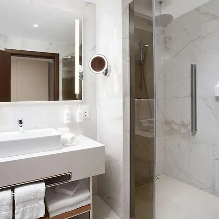 Iceland Parliament Hotel, Curio Collection By Hilton 4*