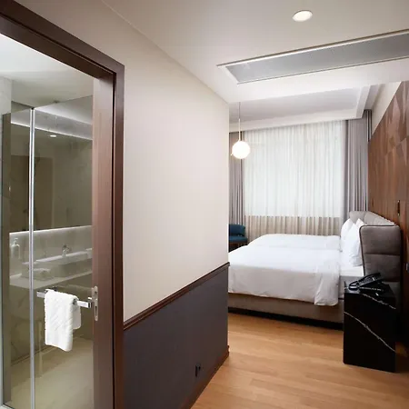 فندق Iceland Parliament Hotel, Curio Collection By Hilton 4*